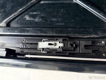 THULE střešní box na lyže - 5