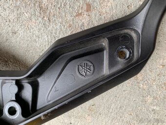 Yamaha Xmax 300-zadní madlo - 5