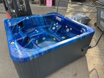 Virivka USA Dimenzion spa drzak krytu. - 5