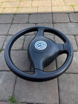 Kožený perforovaný volant Volkswagen - Top stav - 5