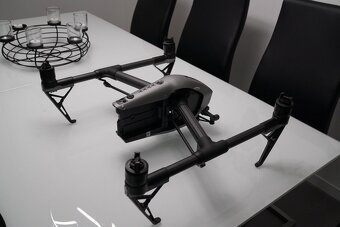 DJI INSPIRE 2 + Zenmuse X5S gimbal, příslušenství, záruka, T - 5