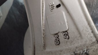 Škoda Superb III ALU kola Dezent 215/55/17 zimní - 5