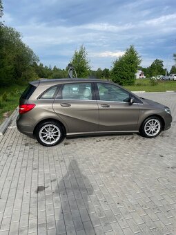 Mersedes Benz B180 - 5