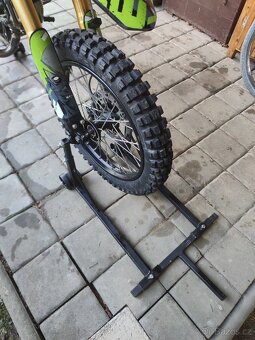 Nastavitelný stojan na motorku - 5