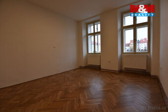 Pronájem bytu 4+1, 104 m², Jičín, ul. Valdštejnovo náměstí - 5