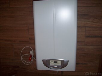 Plynový průtokový ohřívač zánovní - 5