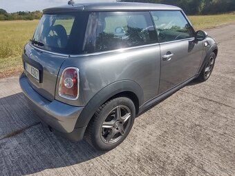 Mini Cooper 1.4 70 kW, 2009, najeto 84t km - 5