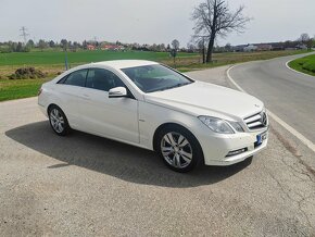 Mercedes-Benz E300CGI, benzin, kupé W212, AMG interiér, CZ - 5