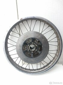 Prodám drátová kola na moto z osmdesátých let - 5