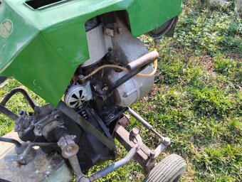Traktor domácí výroby momentálně nepojízdný, nutno seřídit - 5