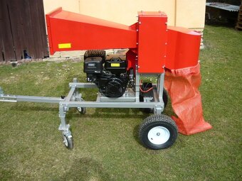 Štěpkovač - špalíkovač - do průměru 12 CM - 5