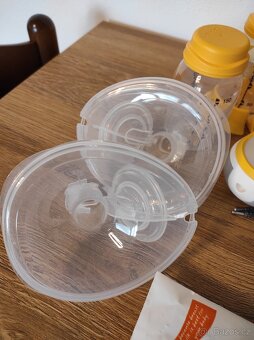 Odsávačka medela Freestyle handsfree - 5