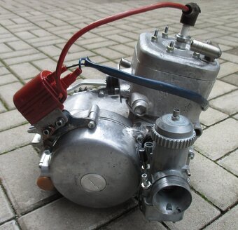 starý závodní motor jawa čz kývačka pérák 476 soutěžní scott - 5