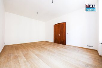 Nadstandardní byt 2+kk plus prostorná pracovna k pronájmu – - 5