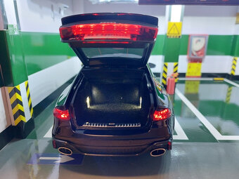 model auta Audi RS7 Sportback + dialkové +svetlá 1:18 - 5