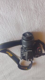 Prodám fotoaparát digitální Nikon 3200,a objektiv novy - 5