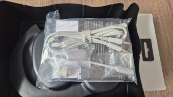 Asus ROG Strix Go Core Moonlight White - 5