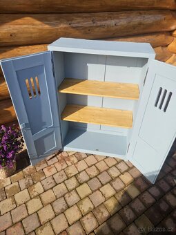 Krásná selská skříň po renovaci - 5
