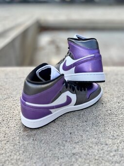 Air Jordan 1 Mid SE Grape Ice - 5