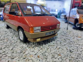 model auta Renault Espace 2000 TSE 1984 Otto mobile 1:18 - 5