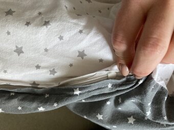 Péřová zavinovačka a polštářkový mantinel - 5