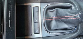 Prodám Volkswagen Golf 6 - 5