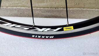 Zapletená silniční kola Mavic Aksium Race - 5