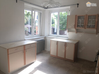 Prodej dvougeneračního RD s garáží a zahradou - 5