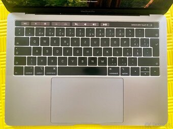 MacBook Pro 13” (2018, i5, 16GB RAM, 500GB SSD) - 5