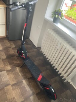 Elektrická koloběžka Aprilia eSR2 - 5