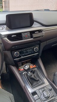 Mazda 6 kombi /2016/191 tis. km/129 kW/nafta/černá metalíza - 5