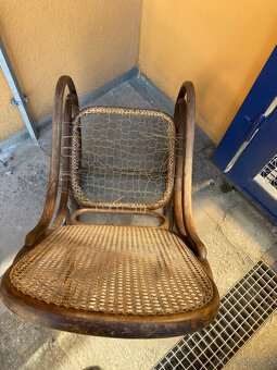 Houpací křeslo staré k resturování za 500 kč - 5