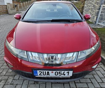 Honda Civic 1.8 103 Kw 2009 V-Tec manuál - 5