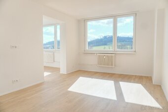 Prodej moderního bytu 3+1 po celkové rekonstrukci - Sedlčany - 5