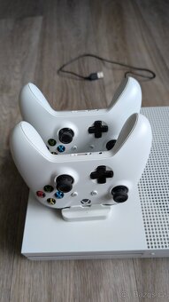 Xbox one S (1 TB) - 5