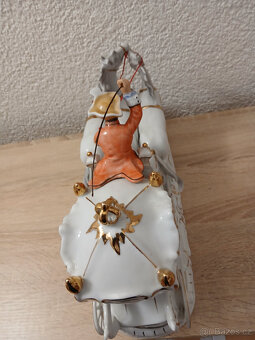 Porcelánový kočár trojspřeží signovaný 36 cm. - 5