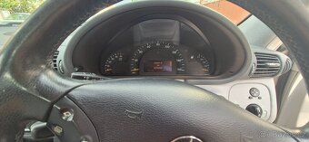 Mercedes-Benz C200 - 5