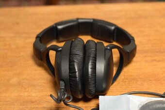 sluchátka Sennheiser HD 300 PRO - 5