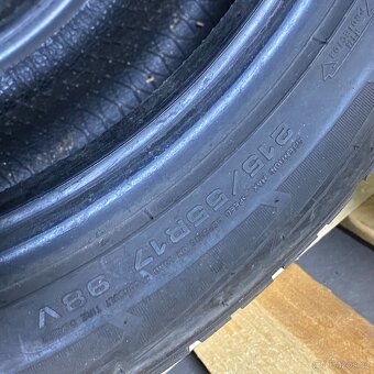 Zimní pneu 215/55 R17 98V Goodyear 6,5-7mm - 5