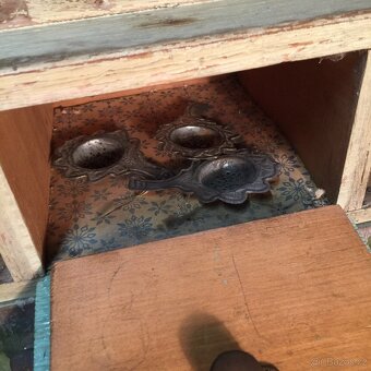 starožitná kredenc pro děti panenky kuchyňka nádobí 1920 - 5