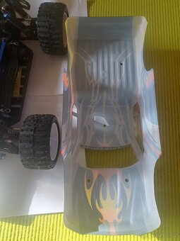 RC auto Himoto Monster EMXT-1 4WD ART 1:10 + 7 baterií - 5