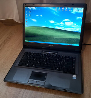 Predám starší notebook Asus - 5