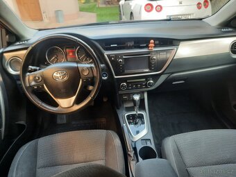 Toyota auris 1,6i 96kw r.v 2014 naj 70t automat - 5