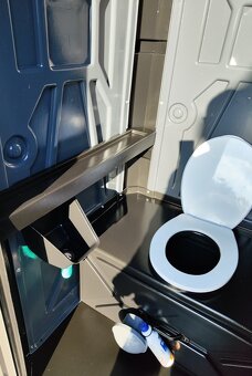 Nové mobilní přenosné WC s umyvadlem a pisoárem - 5