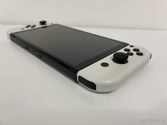 Prodávám Nintendo Switch (OLED model) - 5