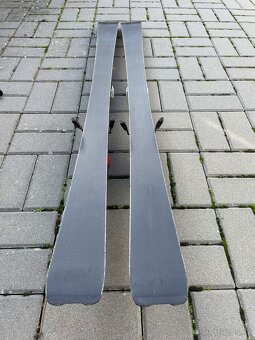 ATOMIC Redster Edge + hůlky LEKI - 5