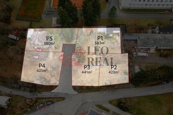 Stavební pozemek 583 m², ulice Jordánská – výhled na staré m - 5