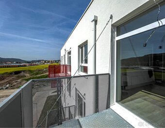 Pronájem 1+kk s balkónem a garáží - 5