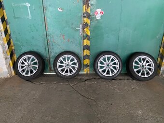 Audi V spoke 225/50 R17 originál - 5