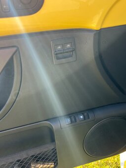 Prodám volkswagen new beetle - 5